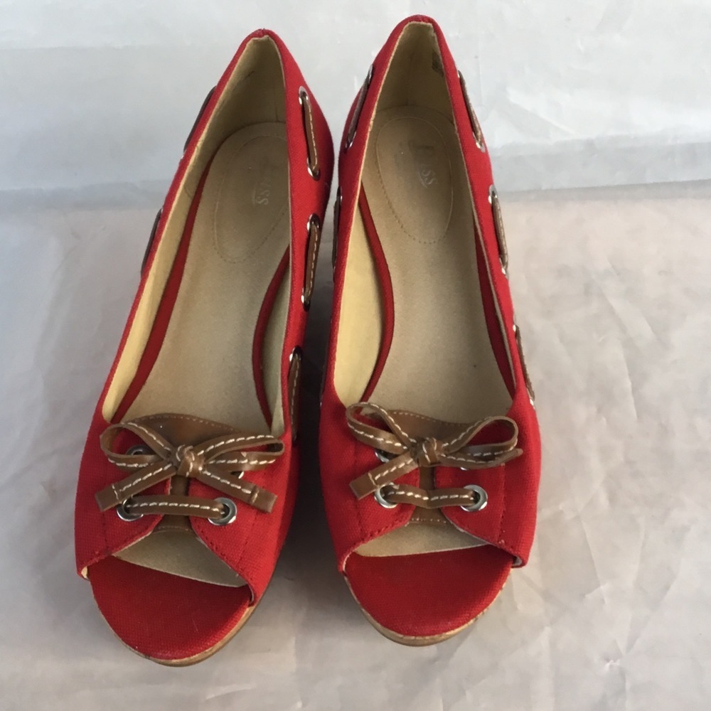 Bass wedge heels